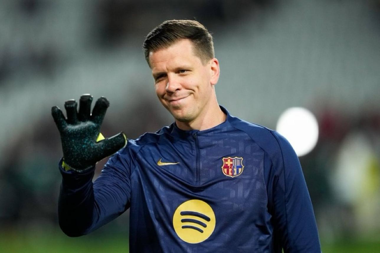 Wojciech Szczęsny macha ręką